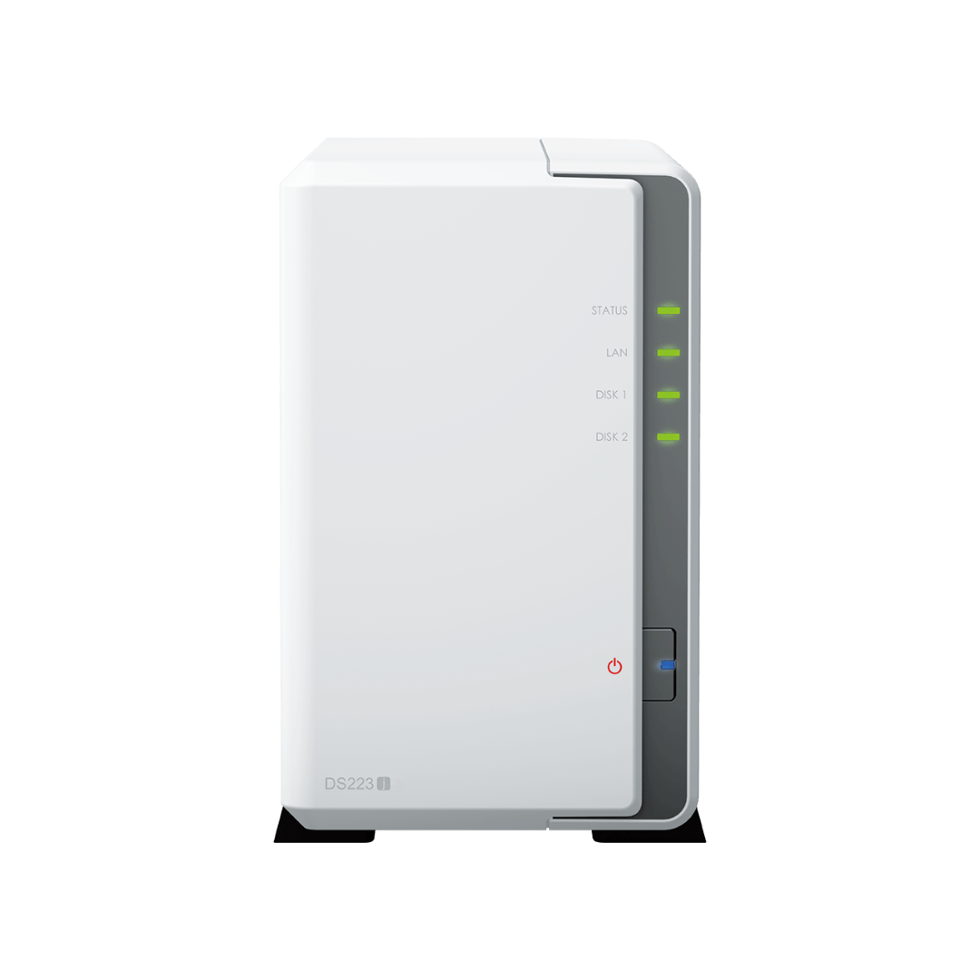 Witte Synology DiskStation DS223j NAS met twee schijfsleuven, statuslampjes en een strak, compact design.