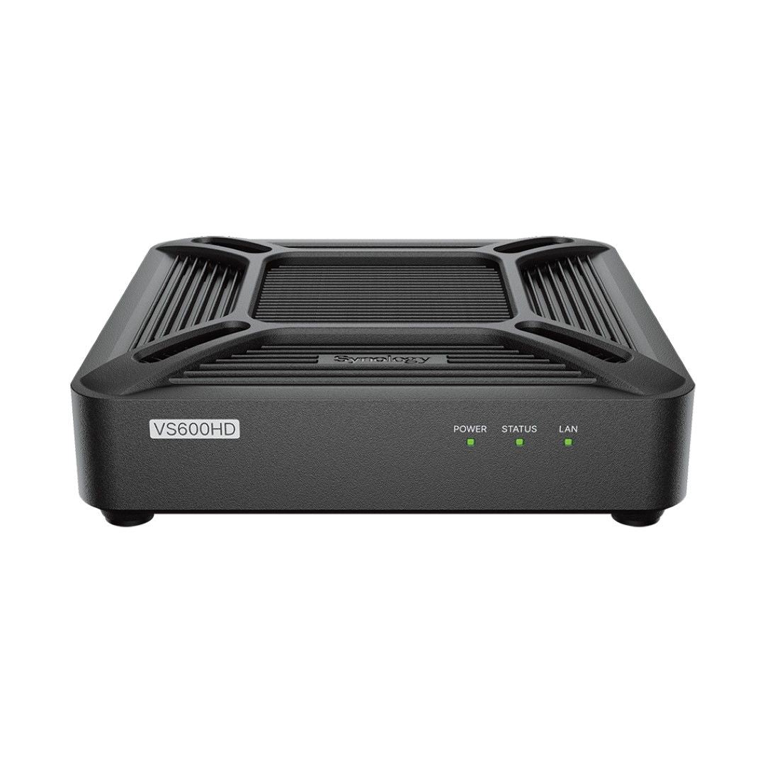 Compacte zwarte Synology VS600HD bewakingsclient met ventilatierooster en status-LED's op de voorzijde.